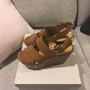 Marc Fisher Bianka Wedge in Dark Natural Leather